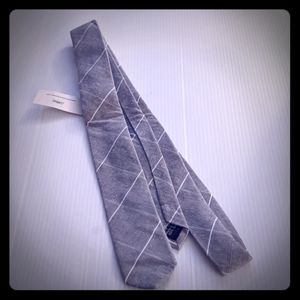 Gray & white checked skinny tie NWT